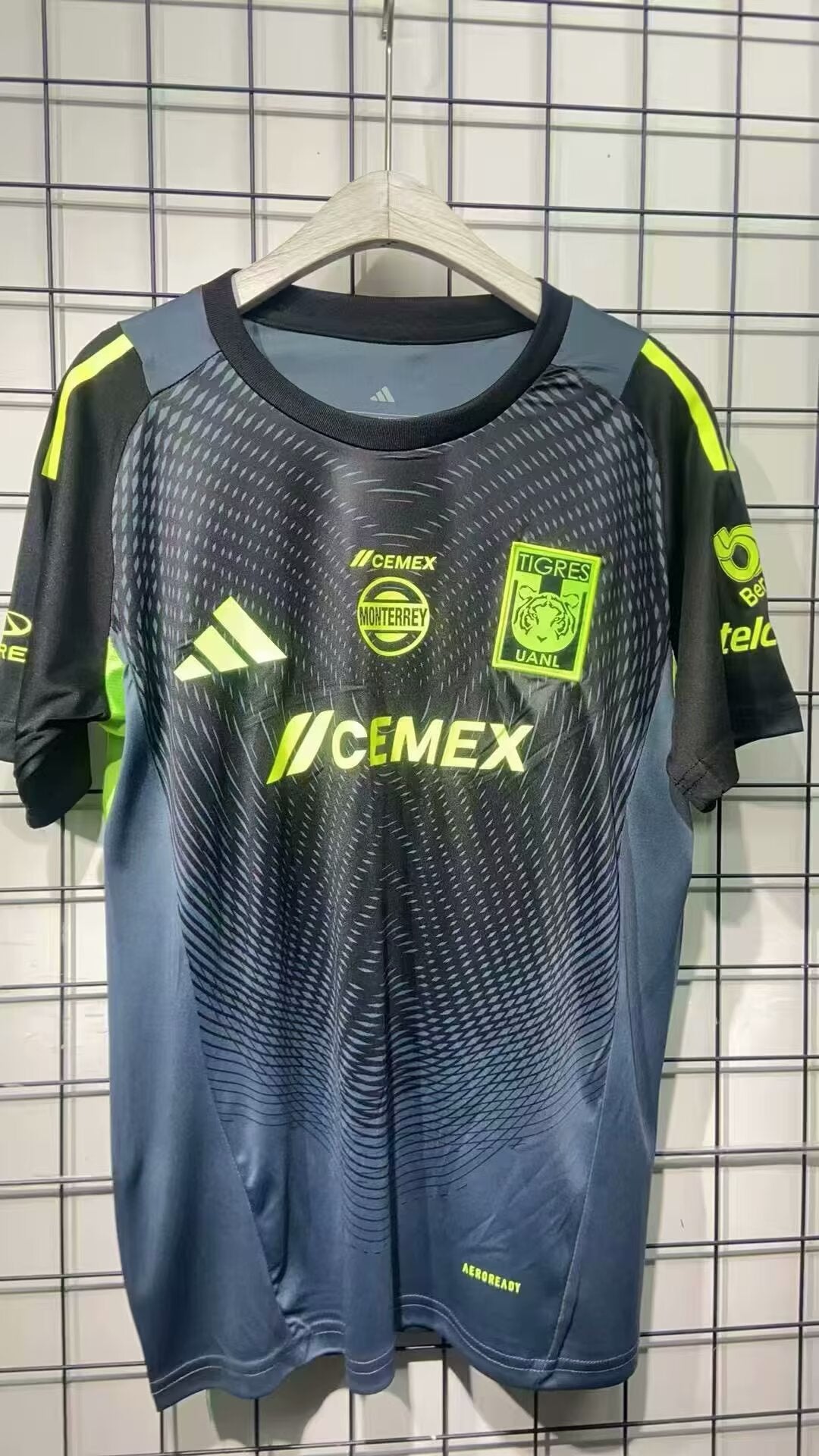 tiger 2025/2026 Goalkeeper Fan Version Football Jersey