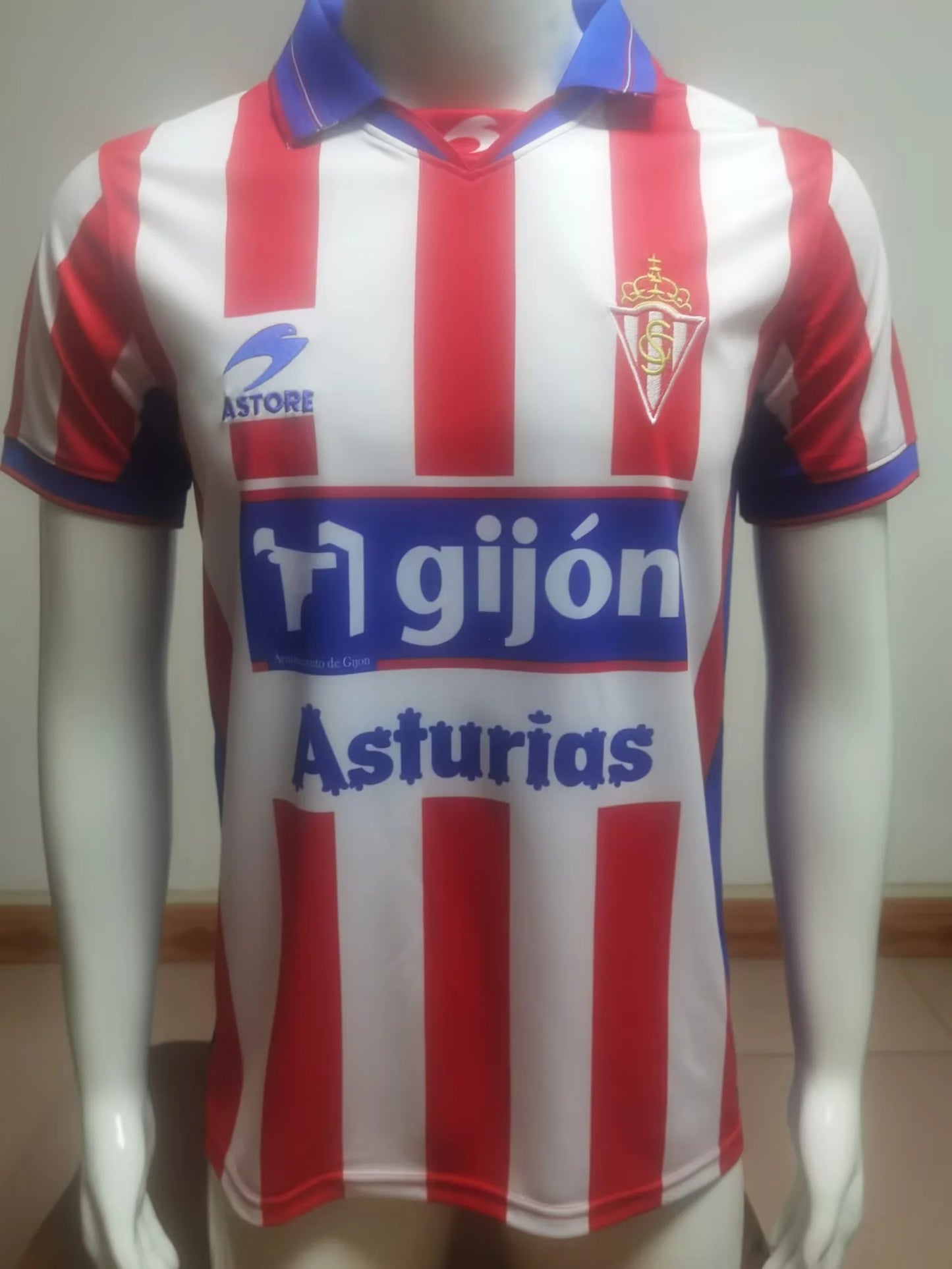 Retro Barcelona 2001/2002 Home Football Jersey