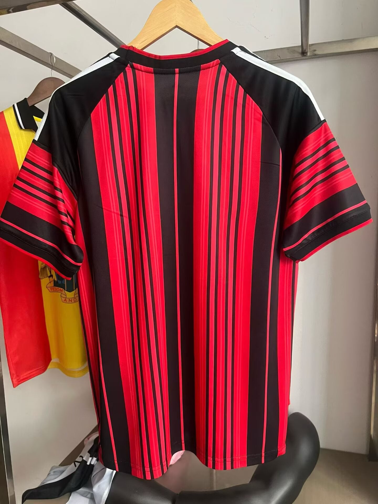 Frankfurt 2026/2027 Home Fan Version Football Jersey