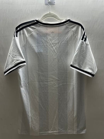 Frankfurt 2026/2027 Home Fan Version Football Jersey
