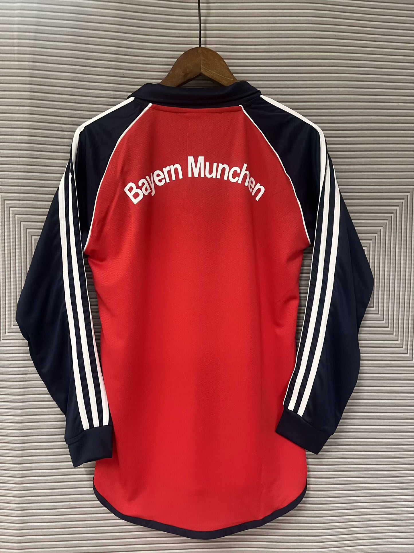 Retro Bayern Munich 2000/2001 Home Football Jersey