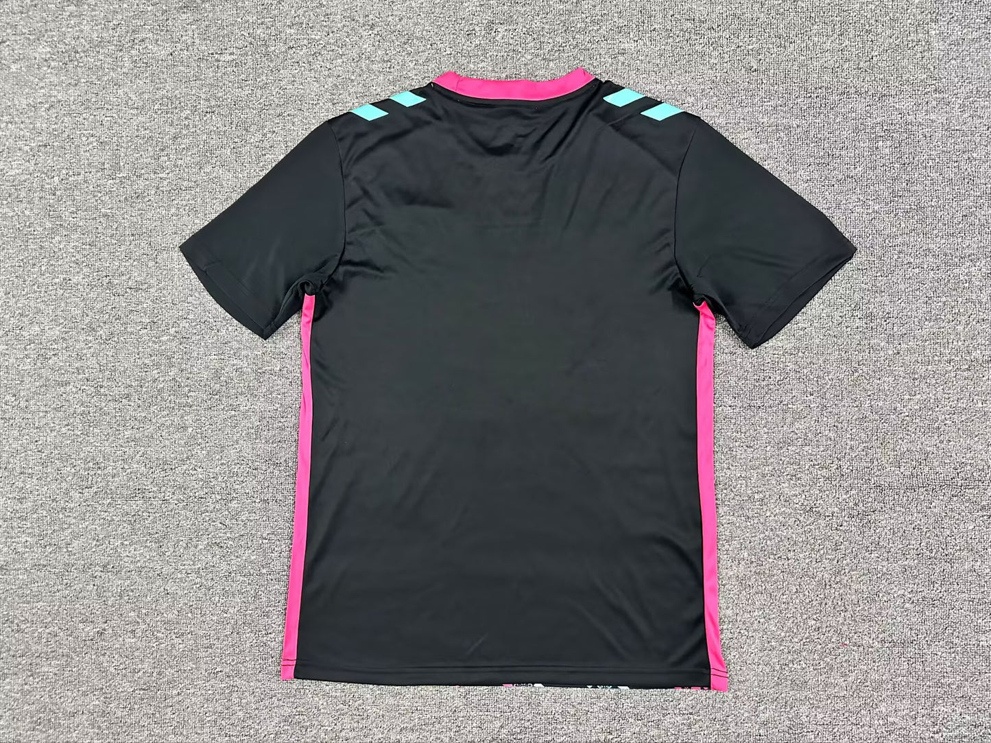 Sunderland 2025/2026 Goalkeeper Fan Version Football Jersey