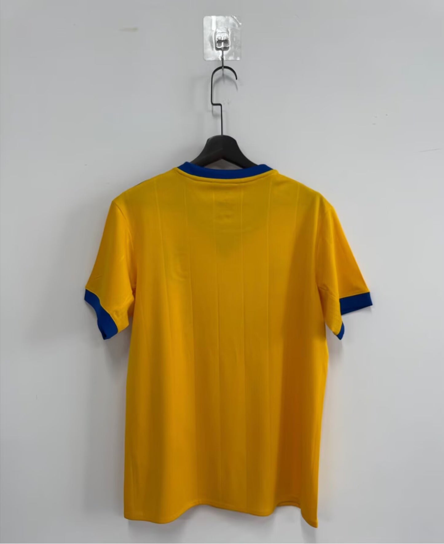 Retro Juventus 2017/2018 Away Football Jersey