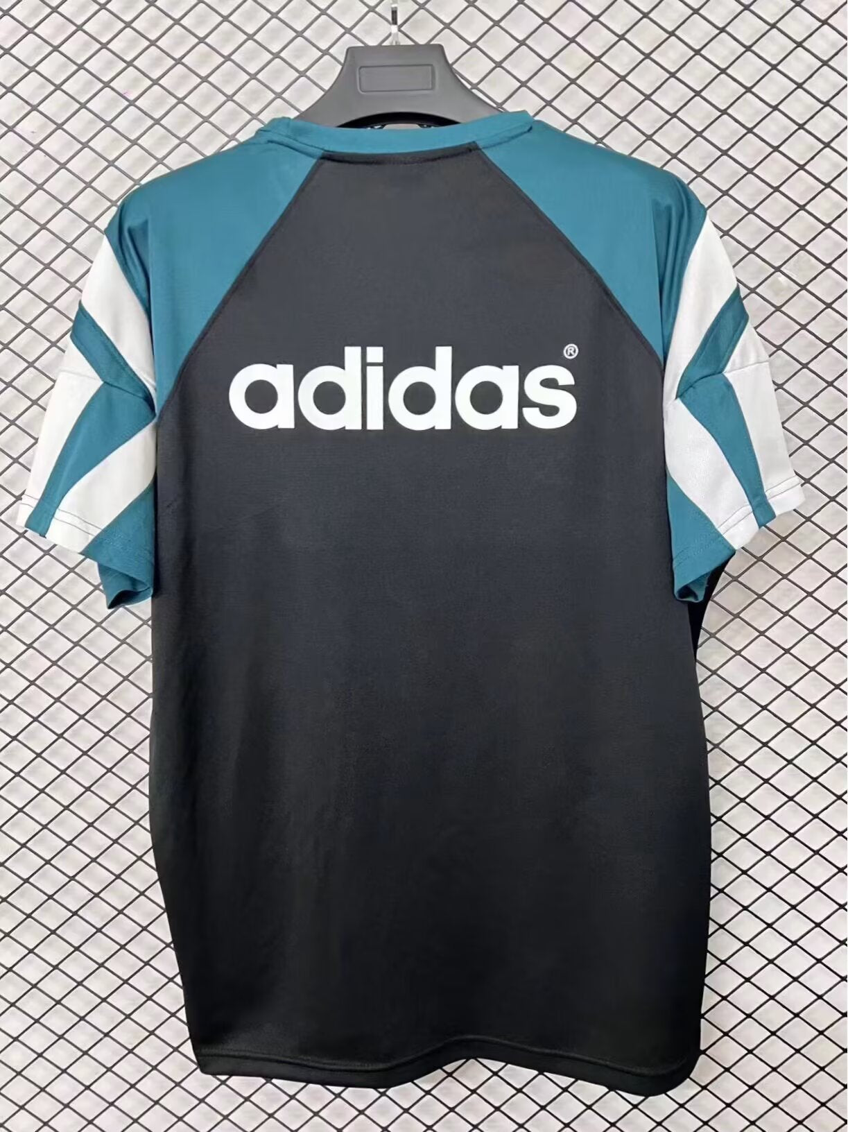 Retro Liverpool 1996/1997 Football Jersey