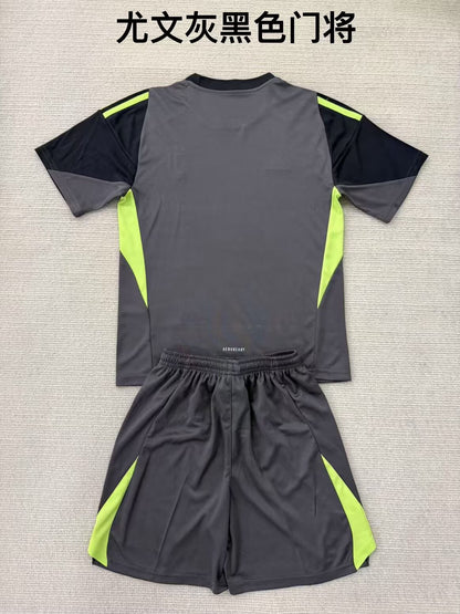 Juventus 2025/2026 Kids Goalkeeper Fan Version Football Jersey