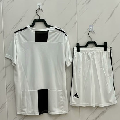 Retro Juventus 2018/2019 Home Football Jersey