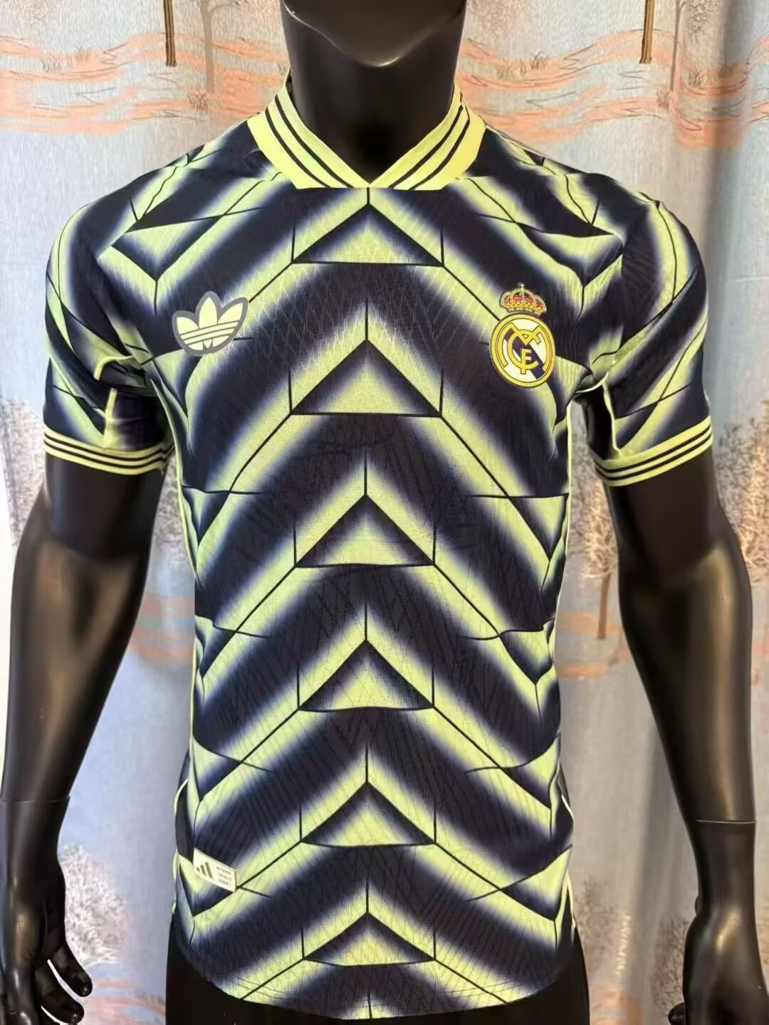 Retro Real Madrid Special Edition 2025/2026 Player Version Football Jersey