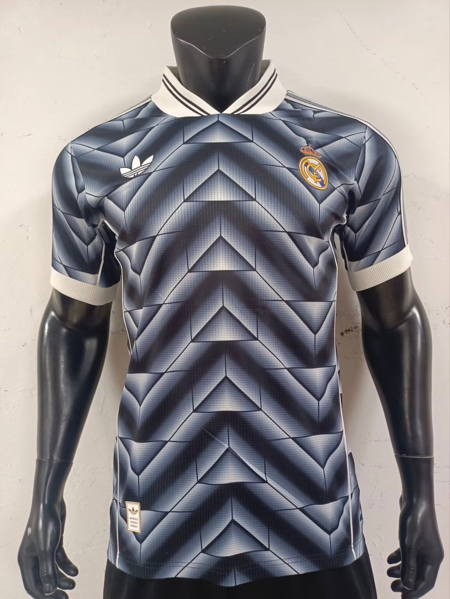 Retro Real Madrid Special Edition 2025/2026 Fan Version Football Jersey