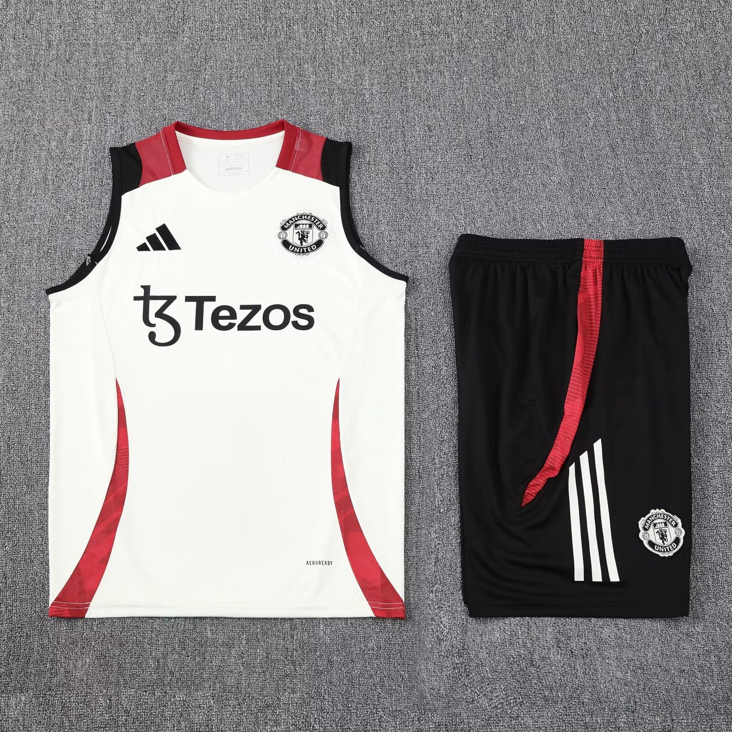 Manchester United 2025/2026 Fan Version Tracksuit
