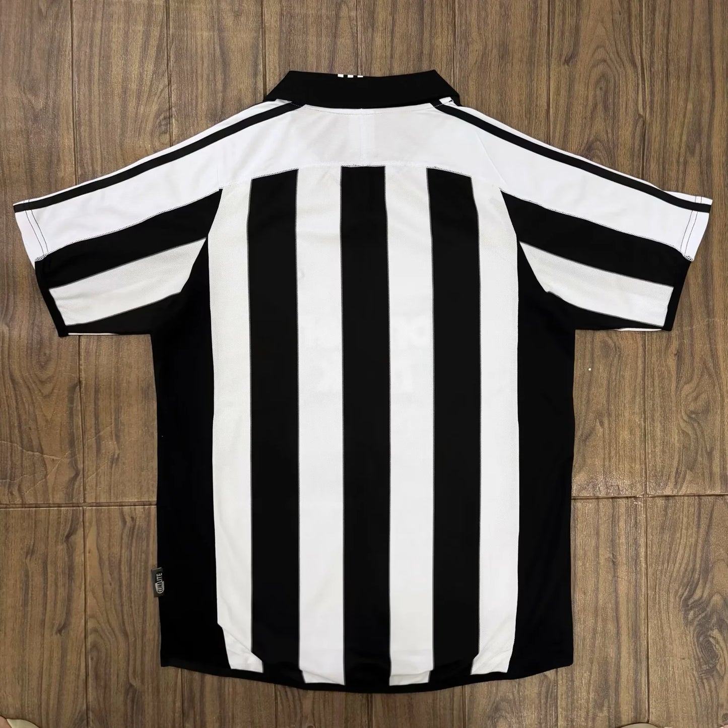 Retro Newcastle United 2003/2005 Home Fan Version Football Jersey