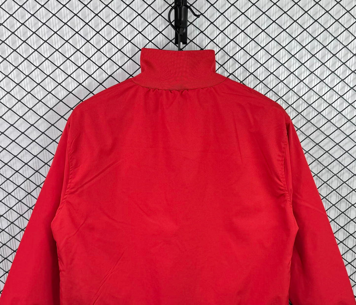 Retro Liverpool Windbreaker Red Windbreaker 2004-2005