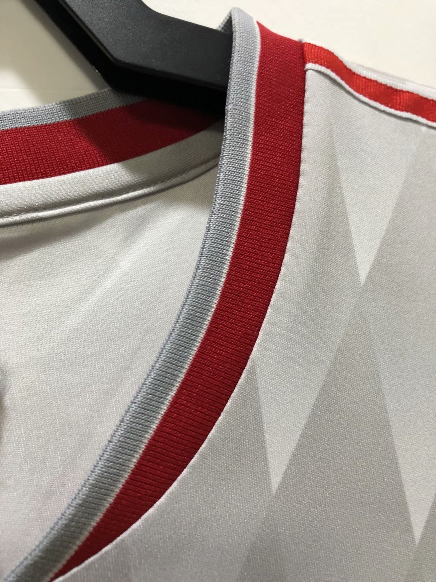 Retro Liverpool 1989/1991 Away Football Jersey