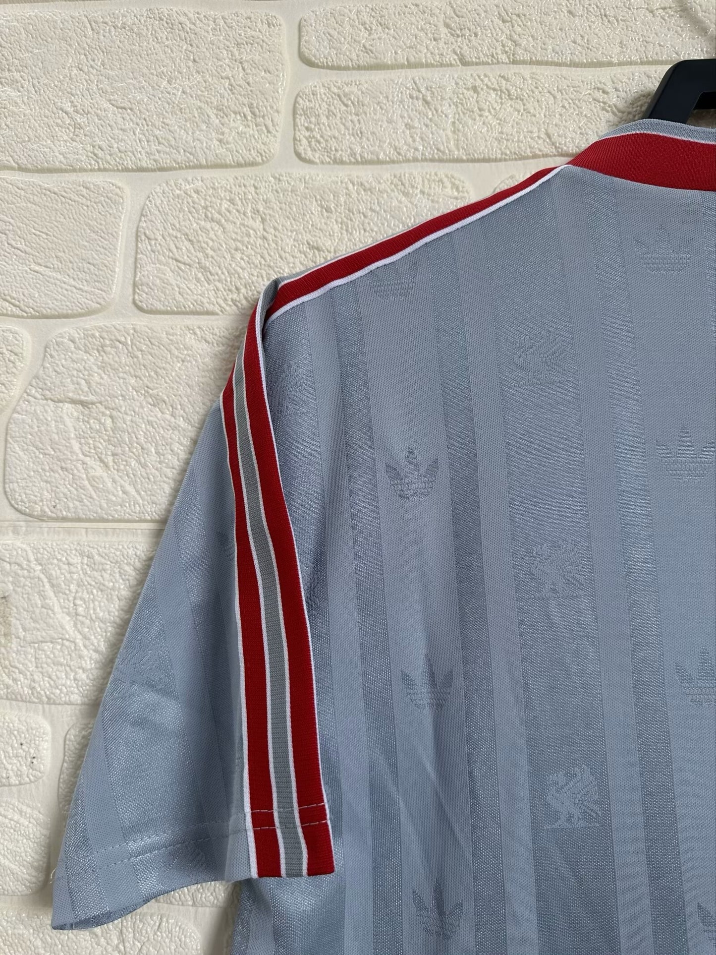 Retro Liverpool 1988/1989 Away Football Jersey