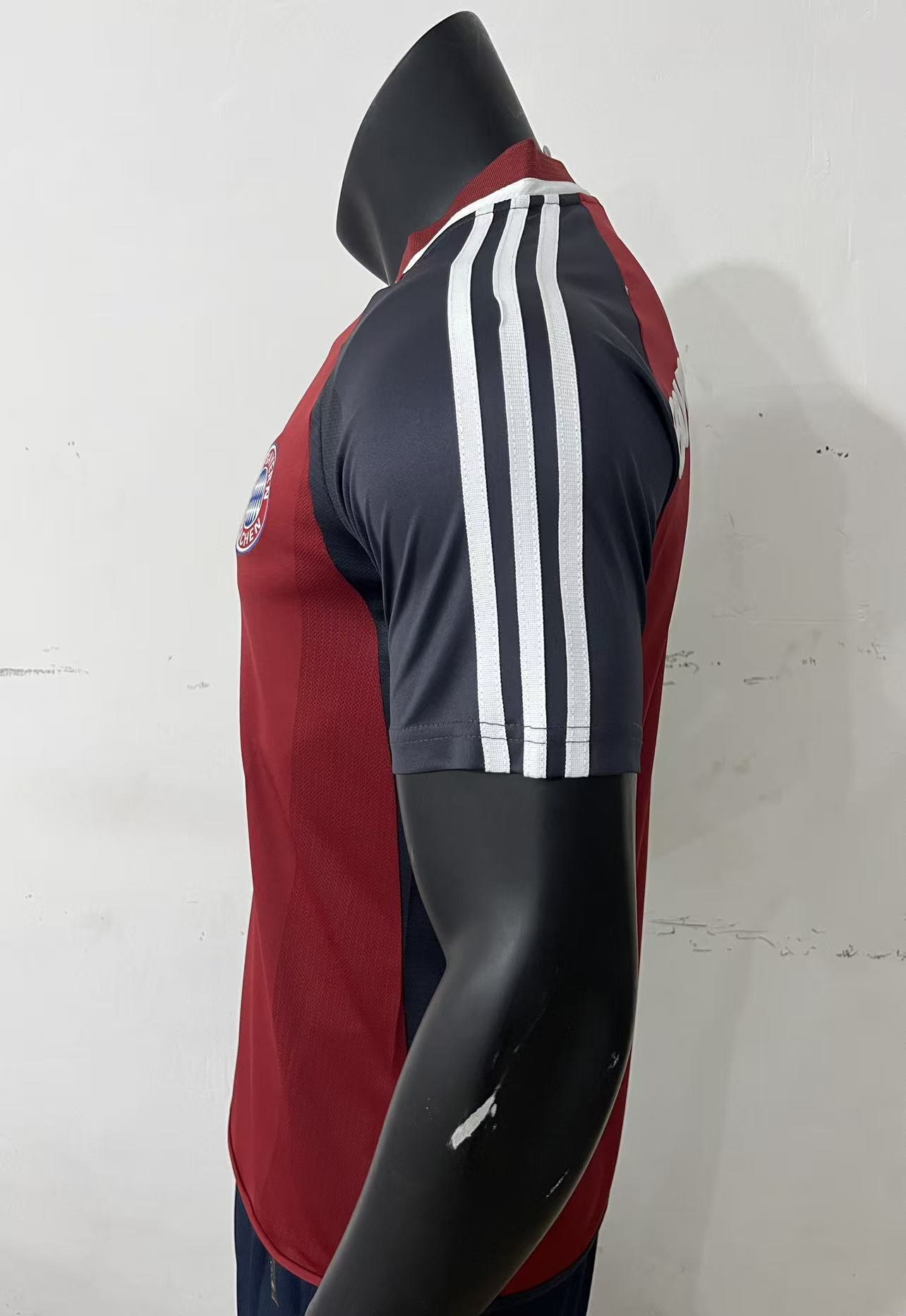 Retro Bayern Munich 2001/2002 Home Football Jersey