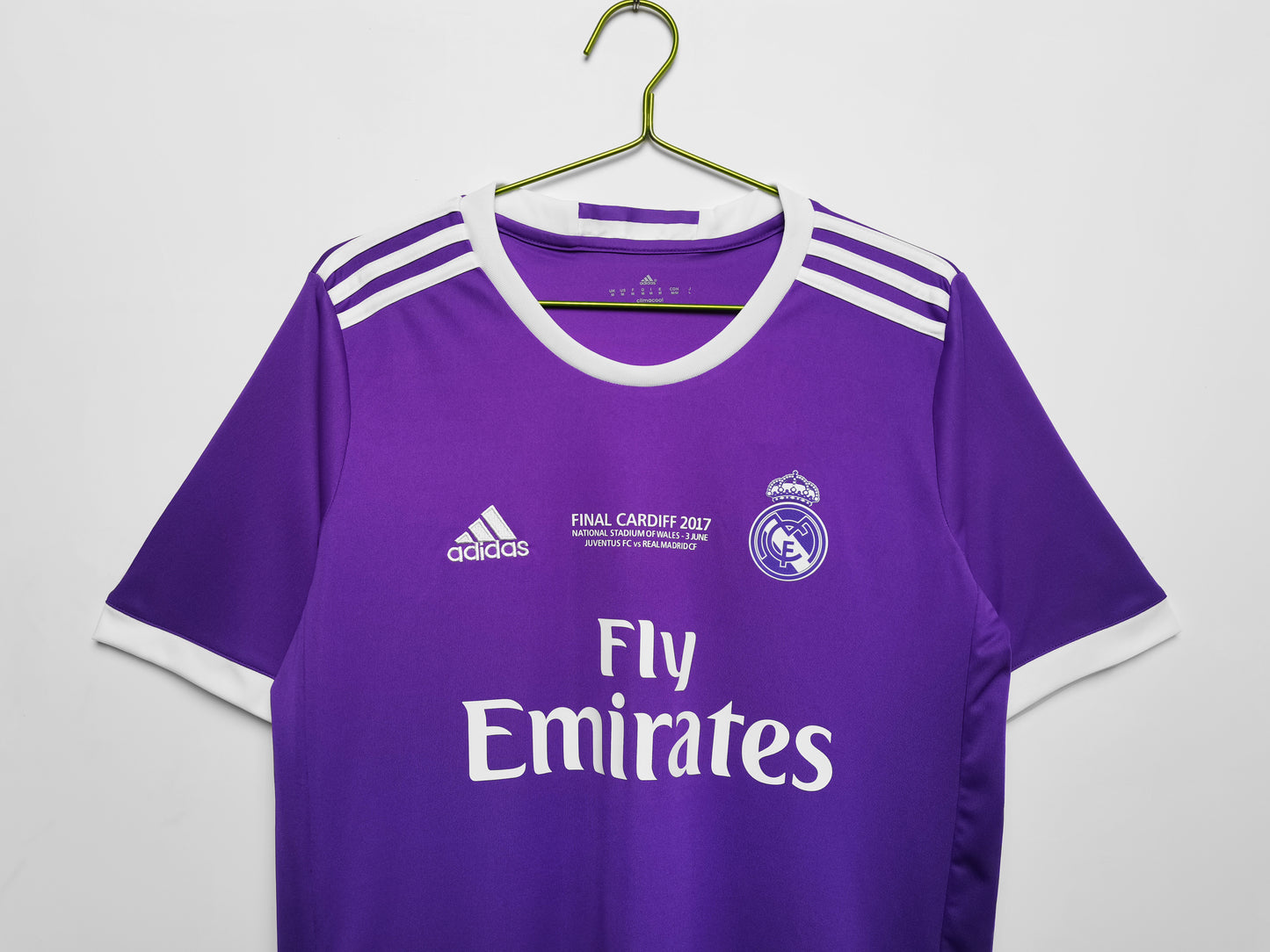Retro Real Madrid 2016/2017 Away Football Jersey