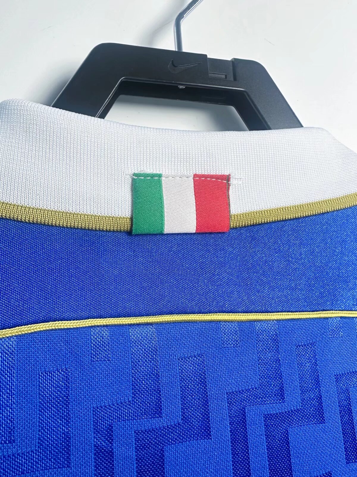 Retro Italy 1995 Home Football Jersey