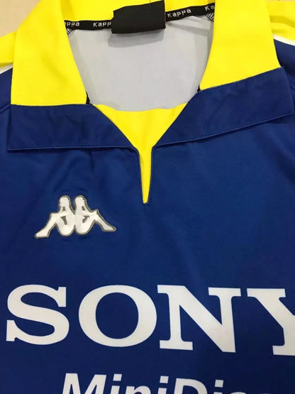 Retro Juventus 1997/1998 Third Away Football Jersey