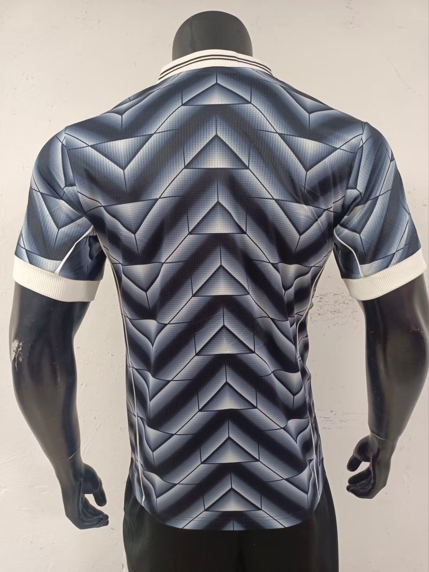 Retro Real Madrid Special Edition 2025/2026 Fan Version Football Jersey