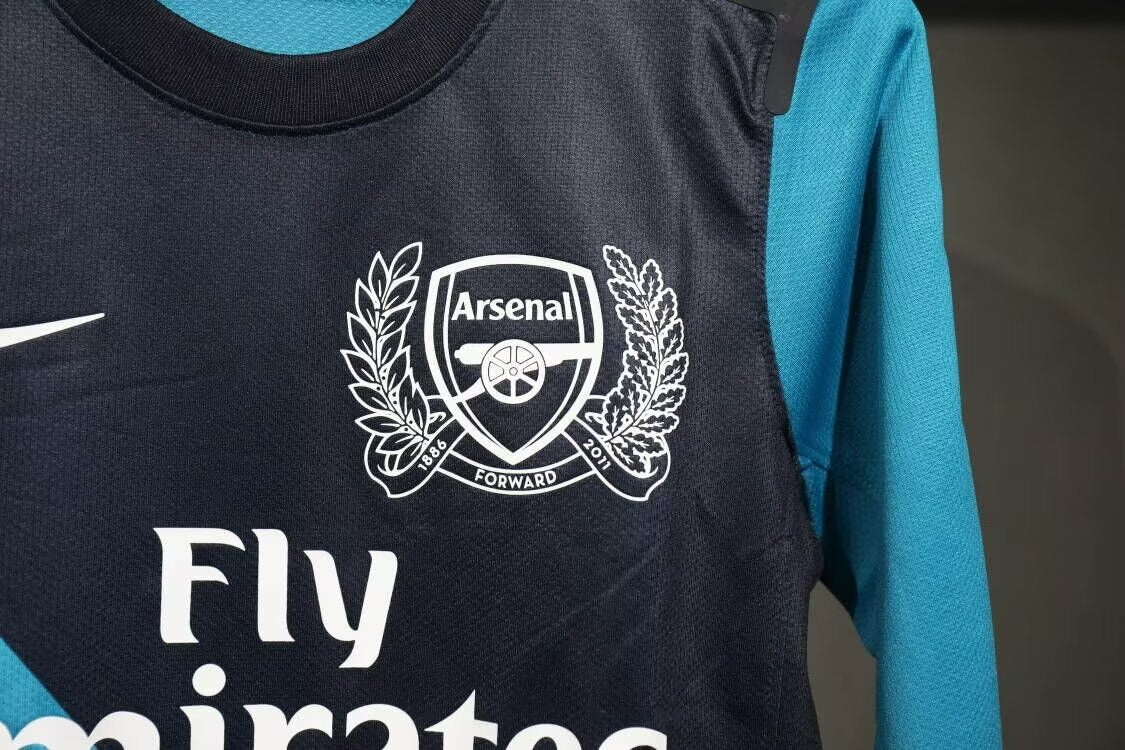 Retro Arsenal 2011 Home Player Version Football Jersey