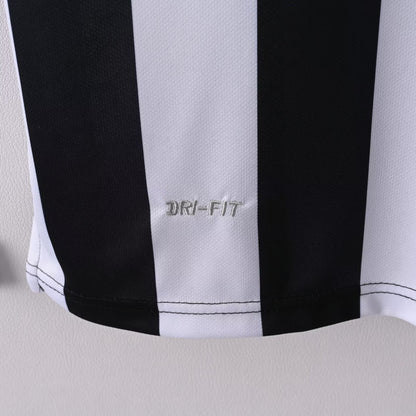 Retro Juventus 2015/2016 Home Football Jersey
