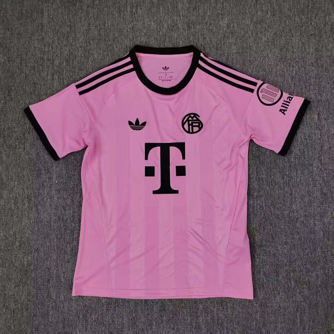 Bayern Munich 2025/2026 Goalkeeper Football Jersey