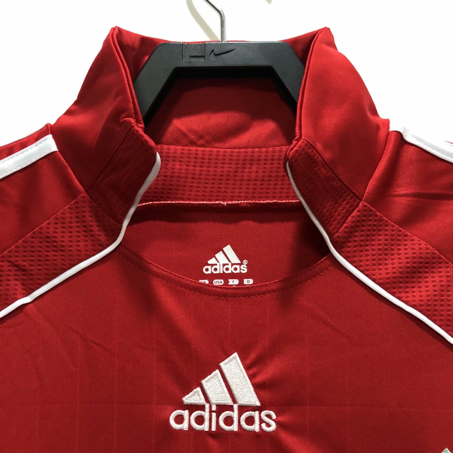 Retro Liverpool 2006/2008 Home Football Jersey