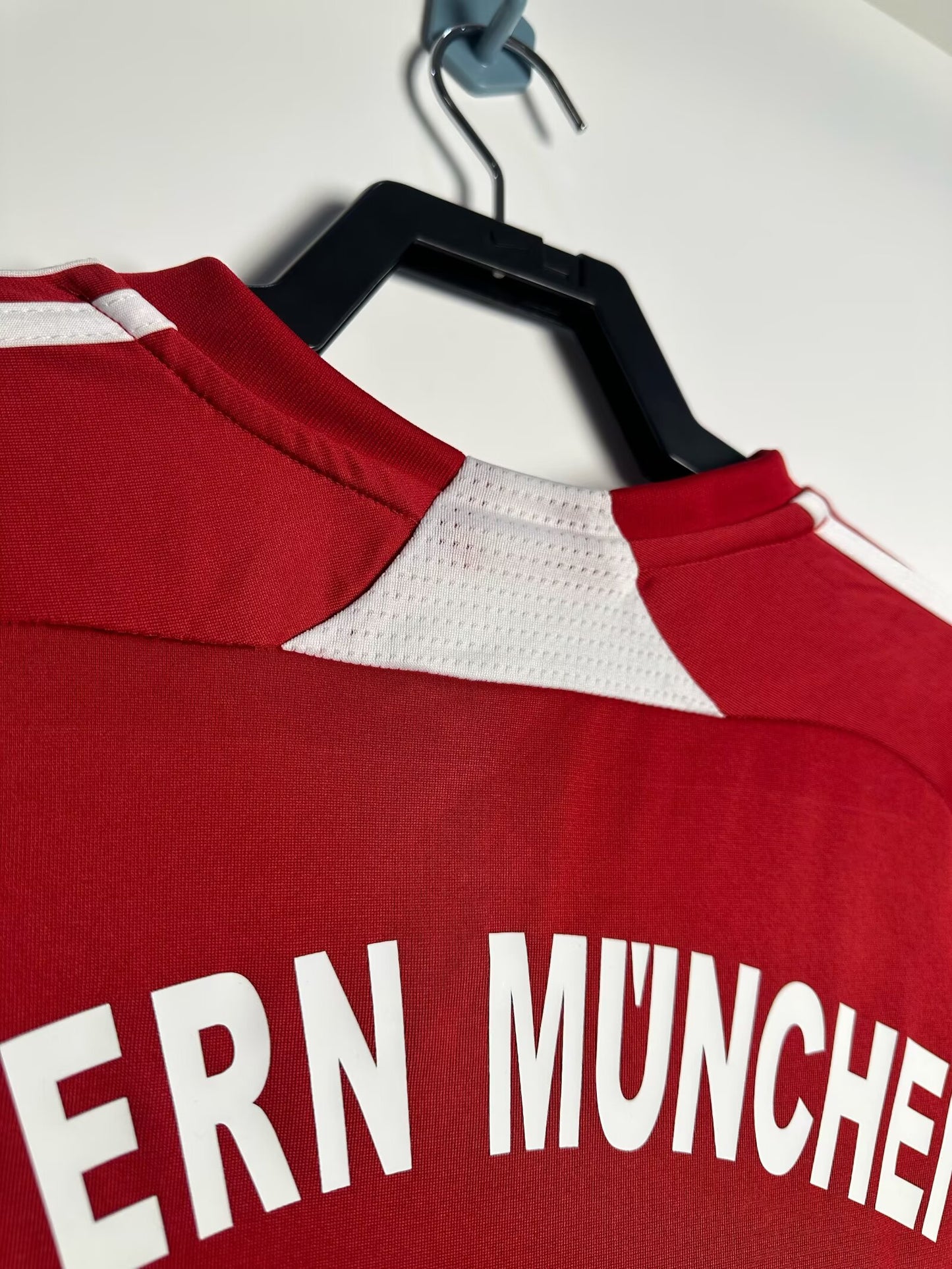 Retro Bayern Munich 2007/2008 Home Football Jersey