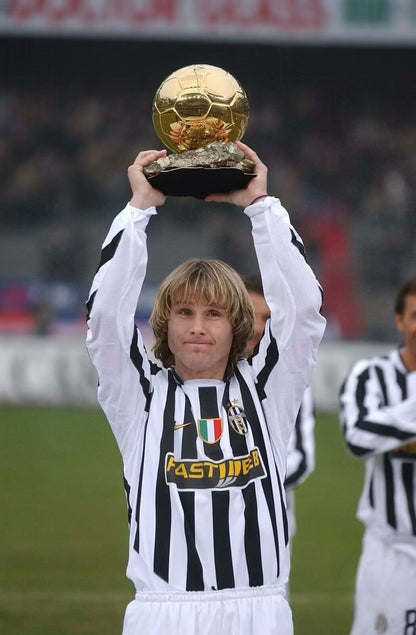 Retro Juventus 2003/2004 Home Football Jersey