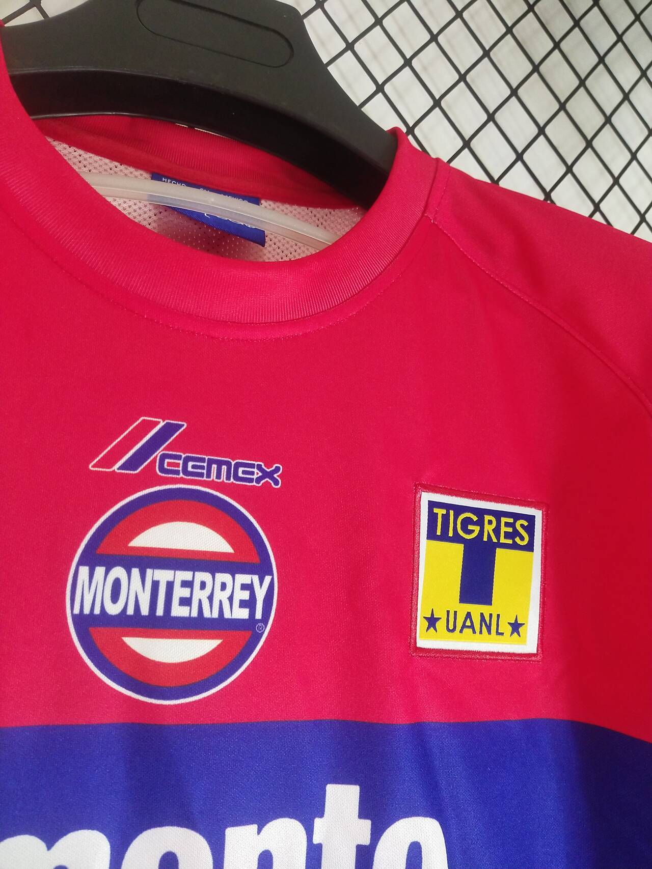 Retro tiger 2001/2002 Away Football Jersey