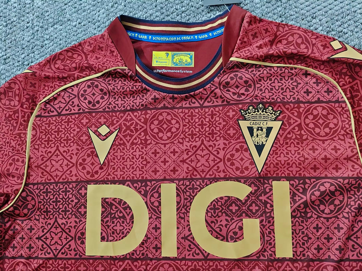 Cadiz 2025/2026 Away Fan Version Football Jersey