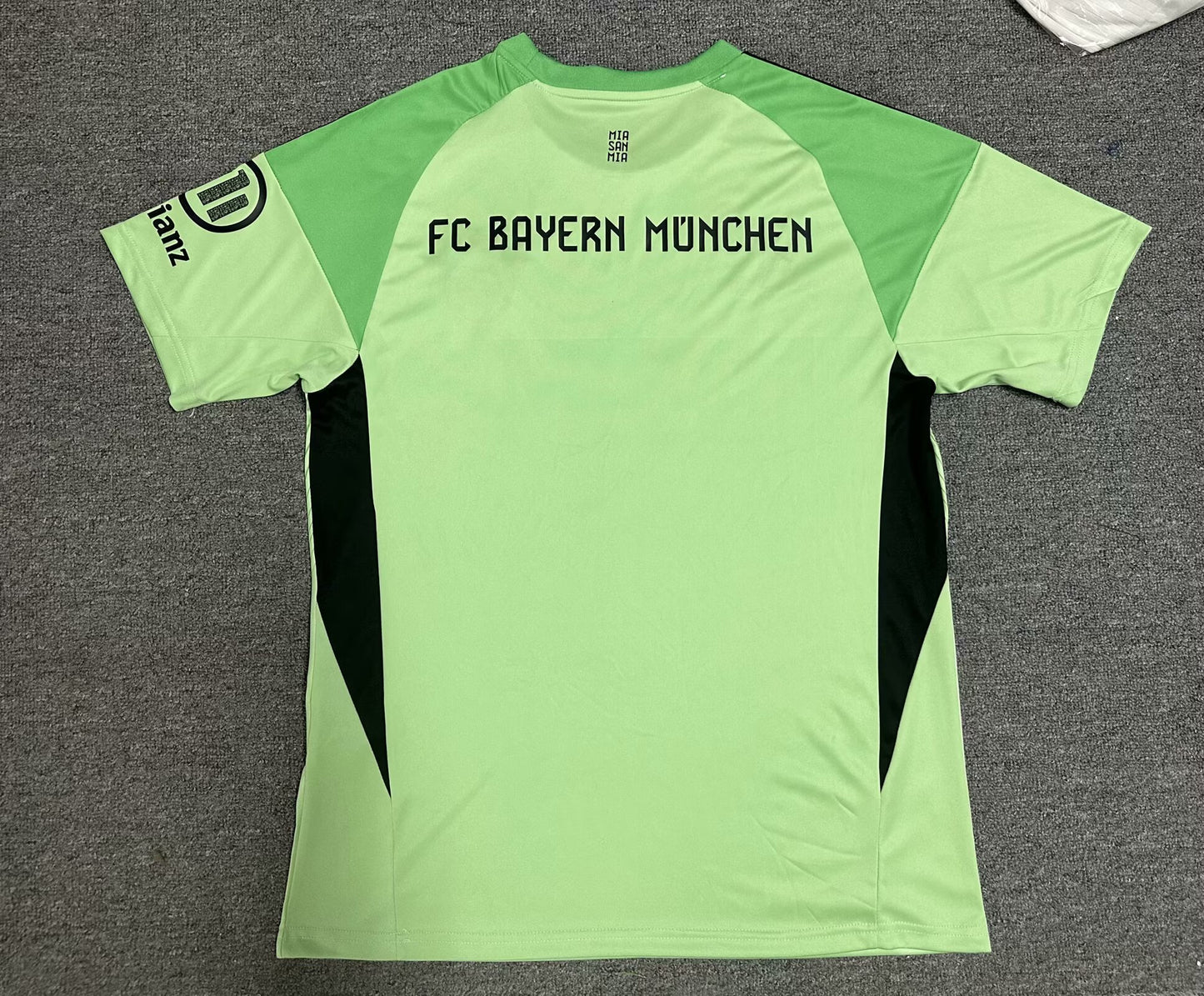 Bayern Munich 2025/2026 Goalkeeper Football Jersey