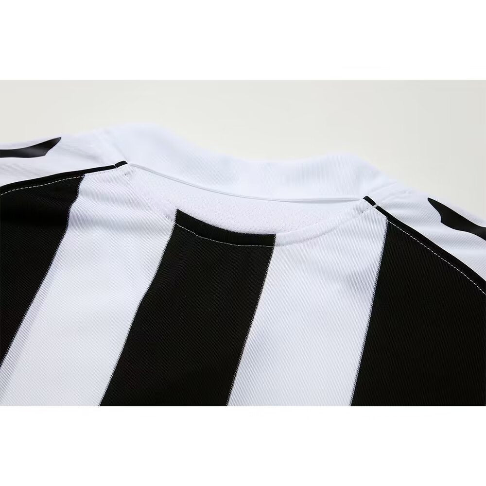 Retro Newcastle United 2004/2006 Home Fan Version Football Jersey