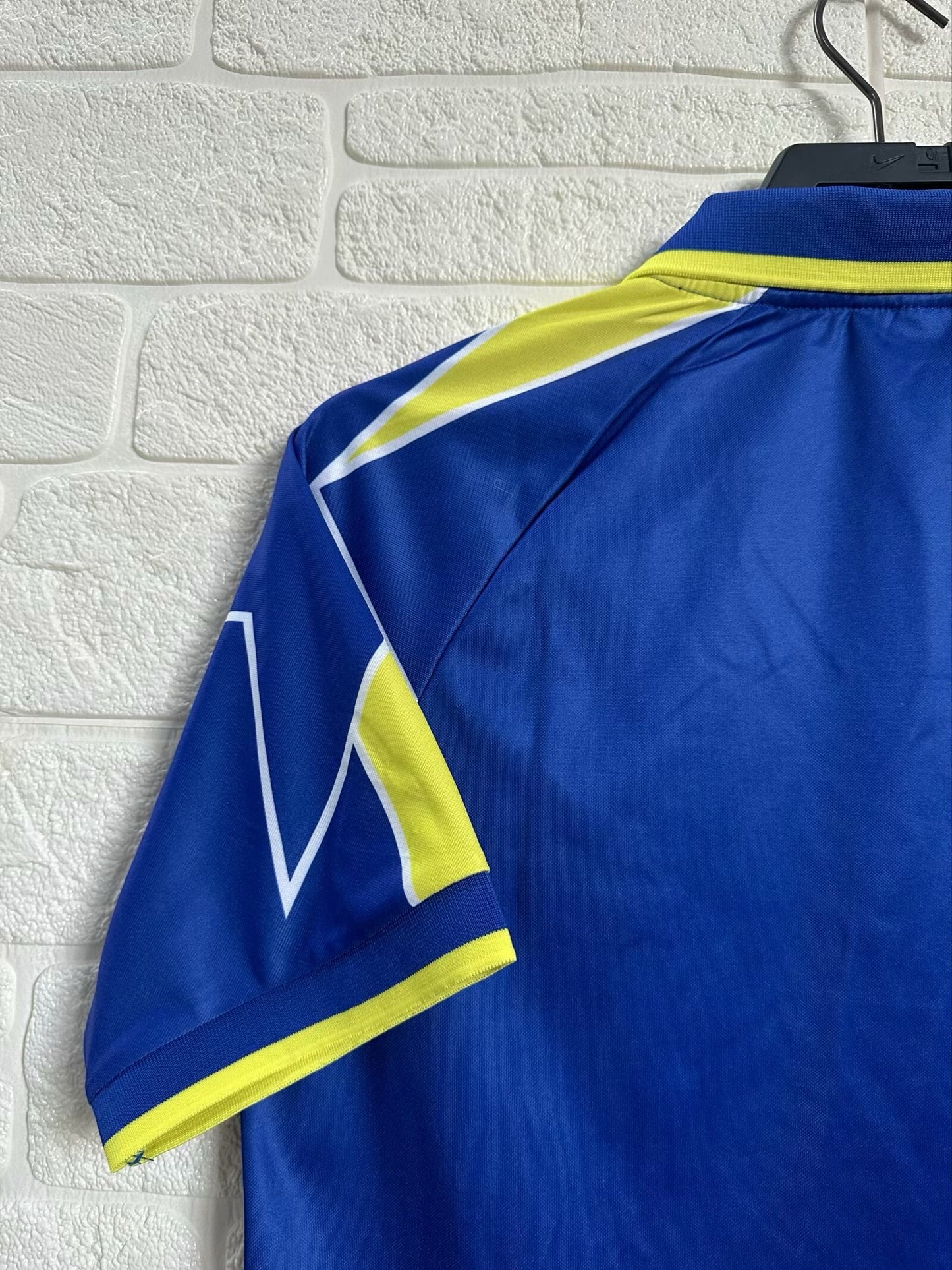 Retro Juventus 1996/1997 Away Football Jersey