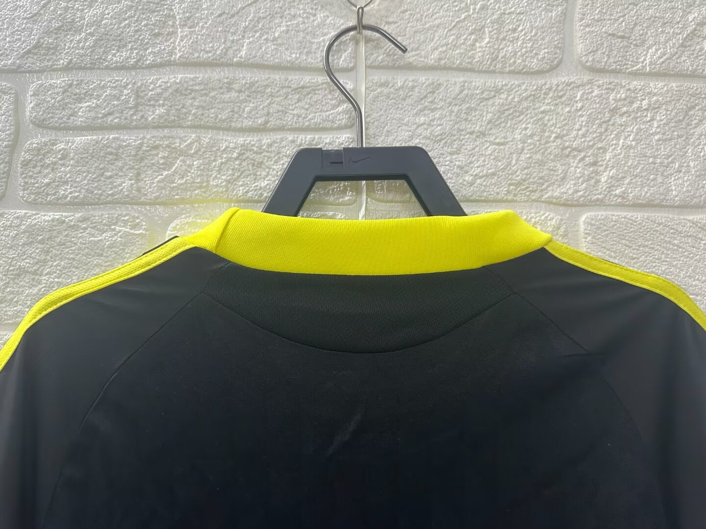 Retro Liverpool 2010/2011 Away Football Jersey
