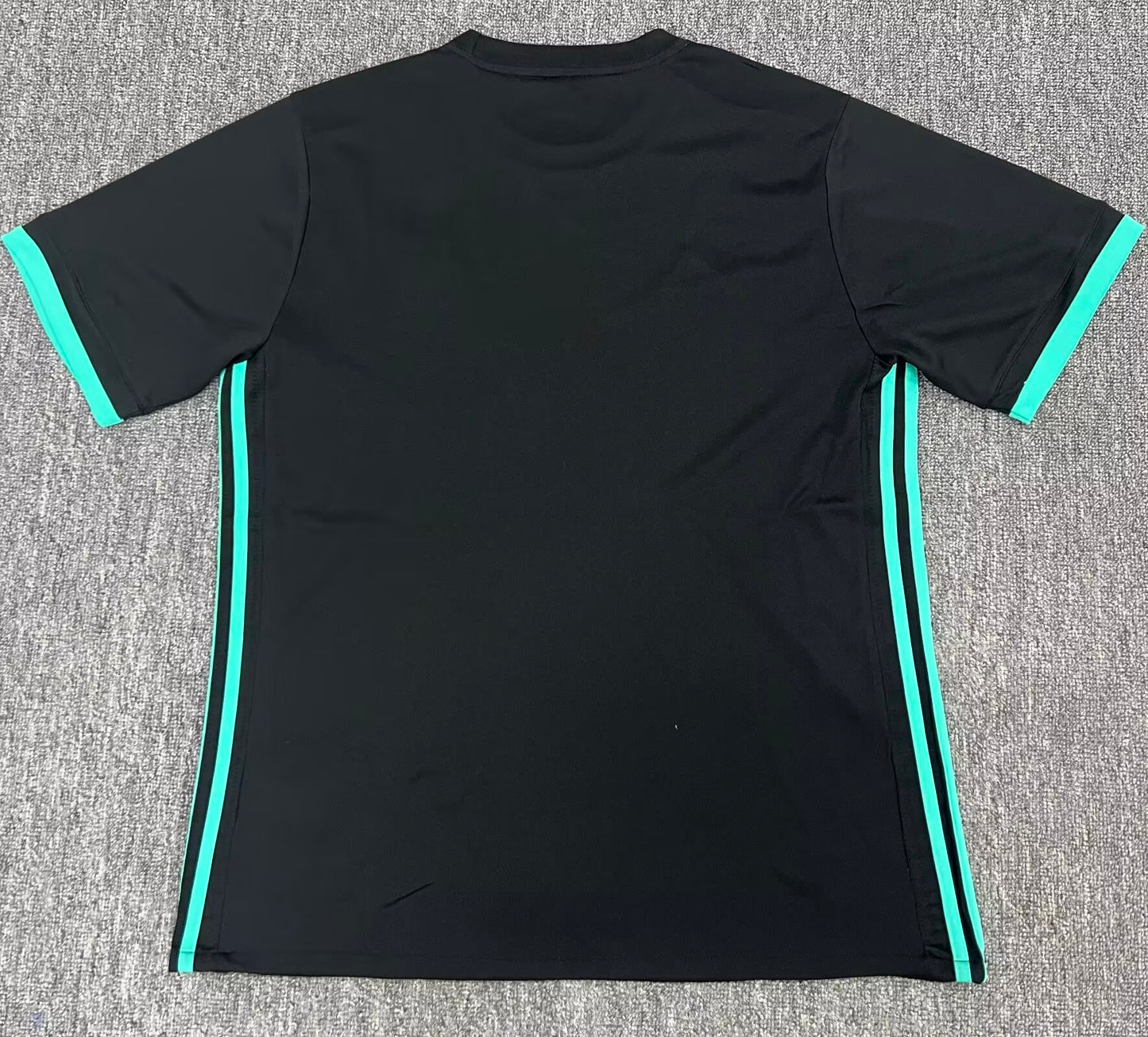 Retro Real Madrid 2017/2018 Football Jersey