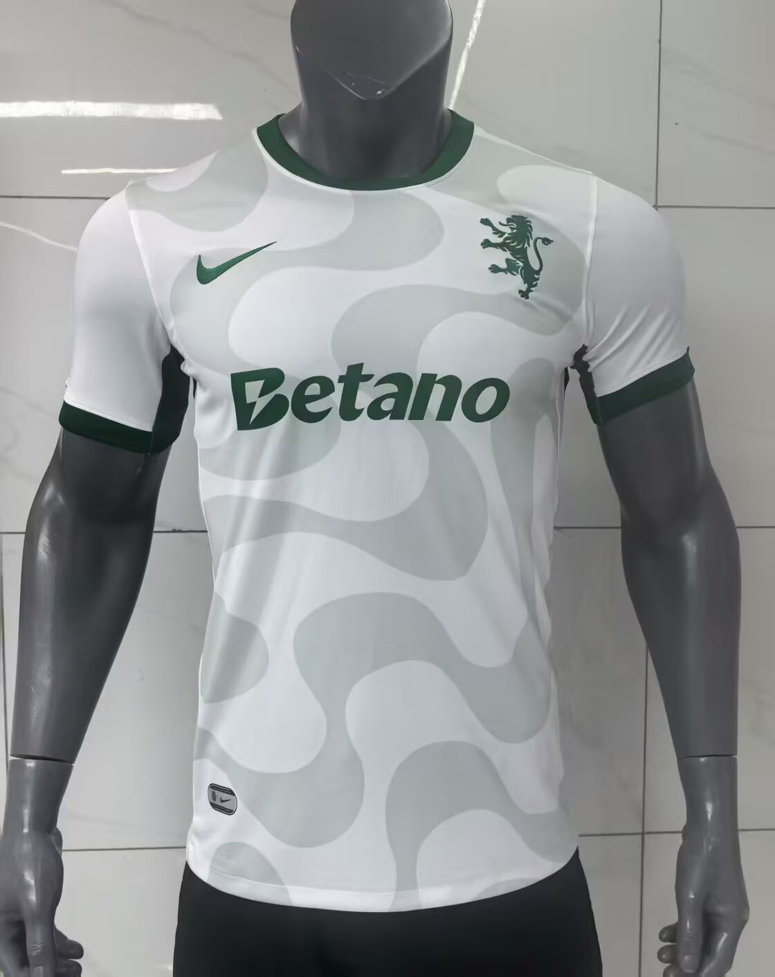 Lisbon 2025/2026 Away Fan Version Football Jersey