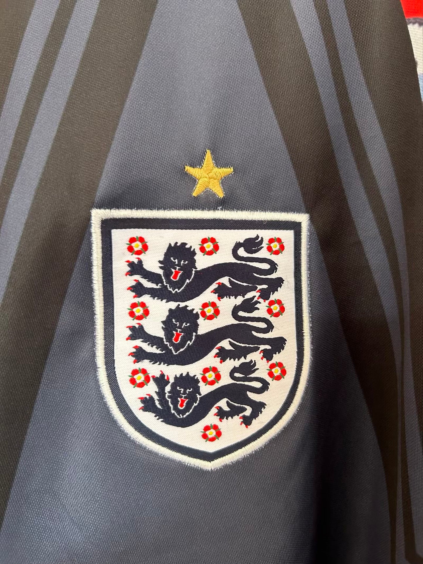 England 2026/2027 Goalkeeper Fan Version Football Jersey