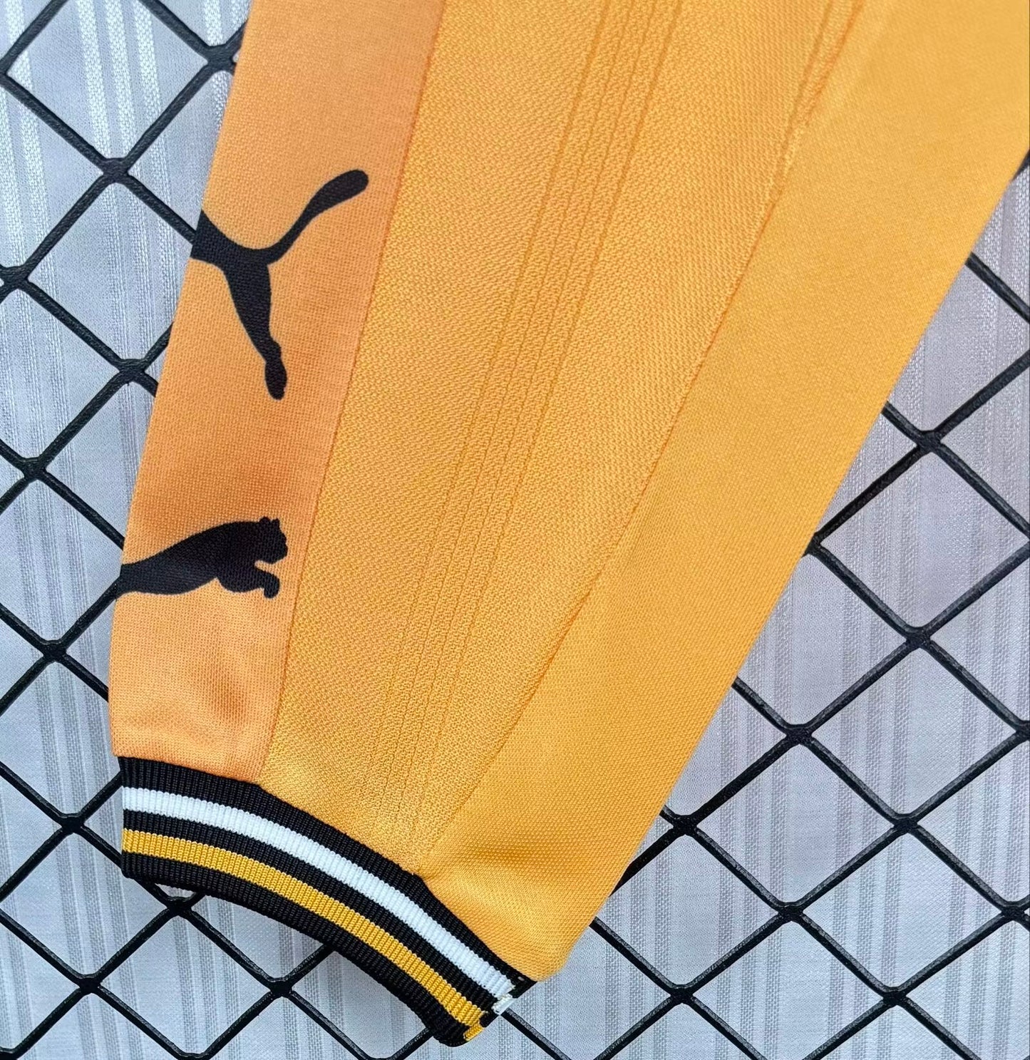 Retro Wolverhampton Wanderers 1998/1999 Home Long Sleeve Fan Version Football Jersey