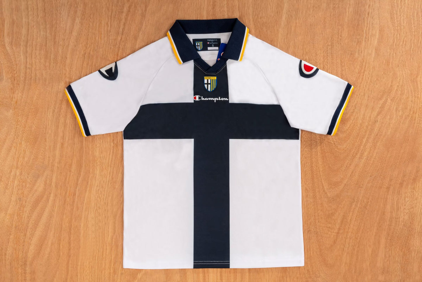 Retro Parma 2005/2006 Away Football Jersey