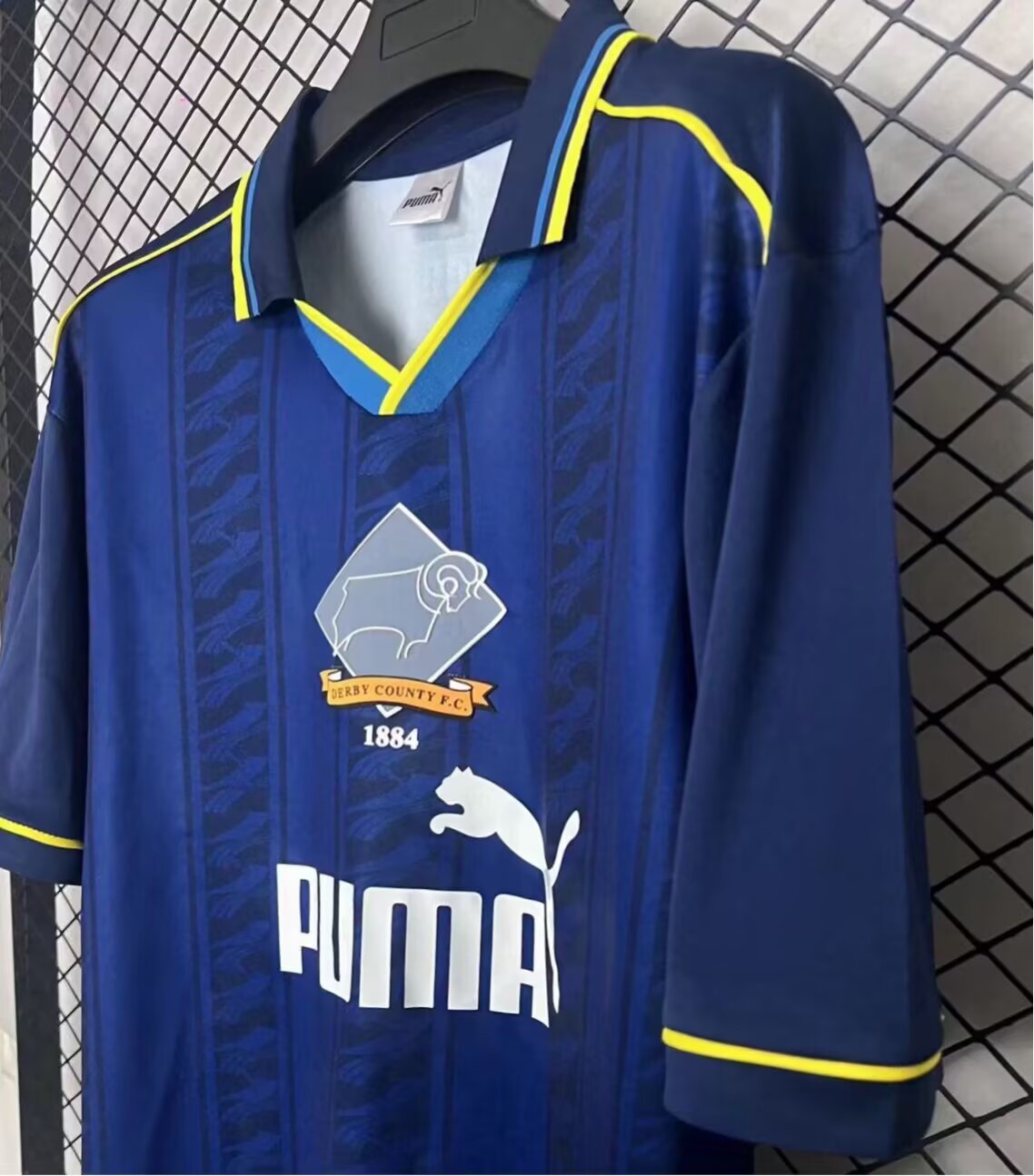 Retro Derby County Away Jersey 1995-1996