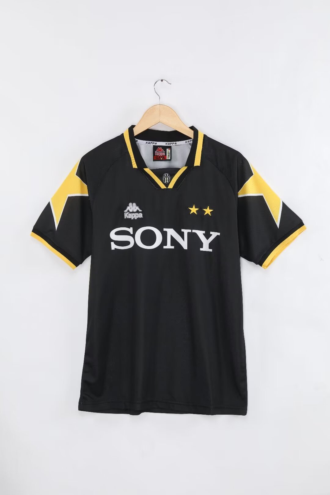Retro Juventus 1996/1997 Away Football Jersey