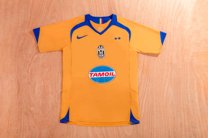 Retro Juventus 2005/2006 Away Football Jersey