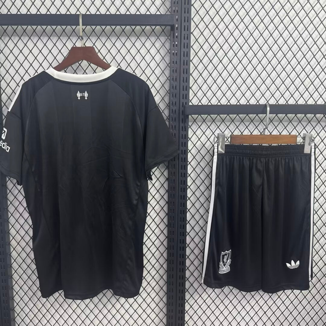 Liverpool 2025/2026 Goalkeeper Fan Version Football Jersey