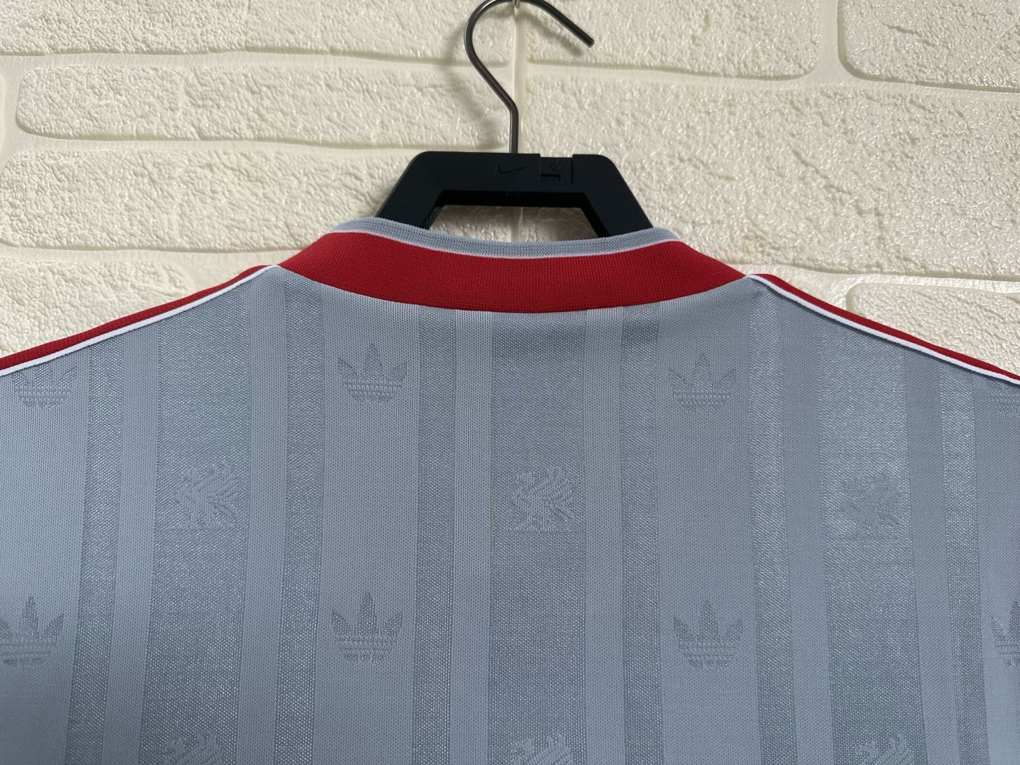 Retro Liverpool 1988/1989 Away Football Jersey