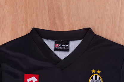 Retro Juventus 2001/2002 Away Football Jersey