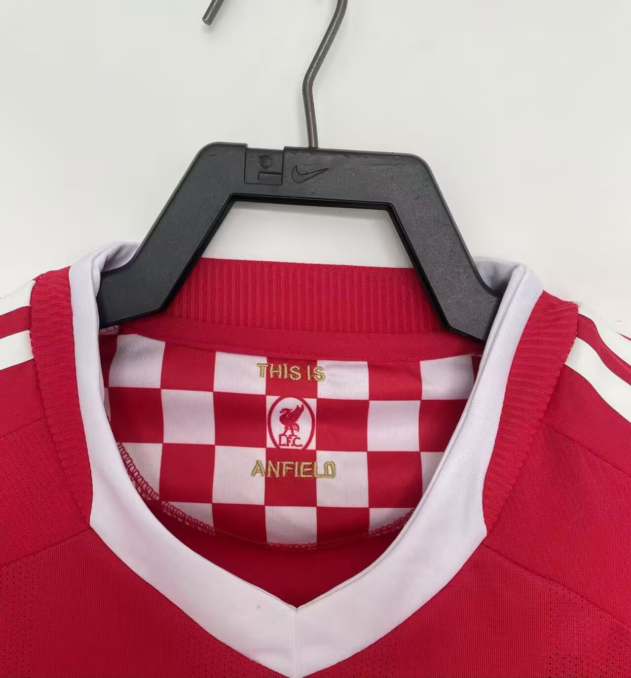 Retro Liverpool 2008/2009 Home Football Jersey