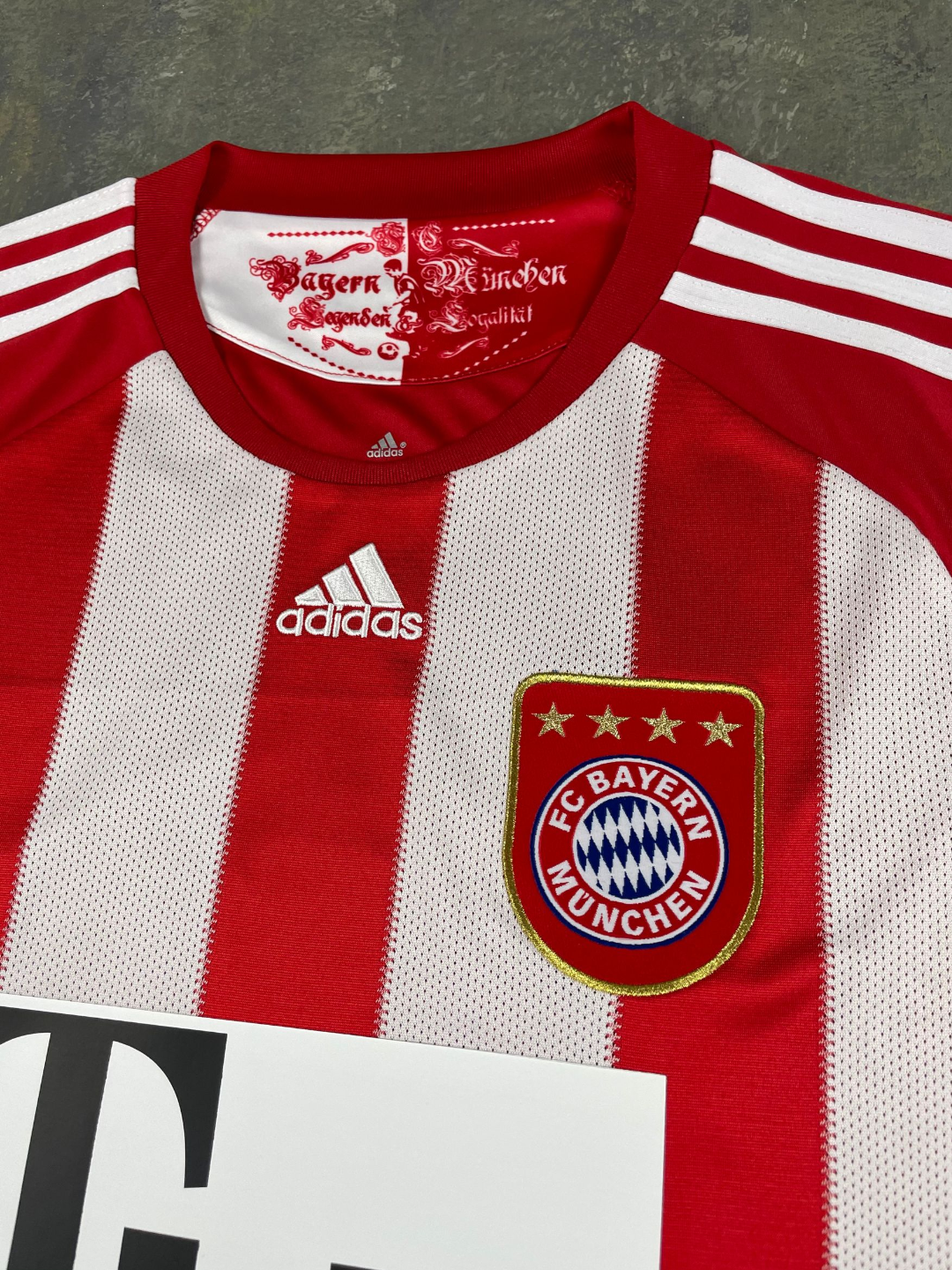 Retro Bayern Munich 2010/2011 Home Football Jersey