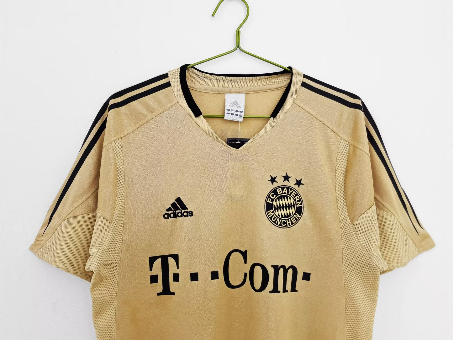 Retro Bayern Munich 2004/2005 Away Football Jersey