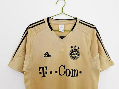 Retro Bayern Munich 2004/2005 Away Football Jersey
