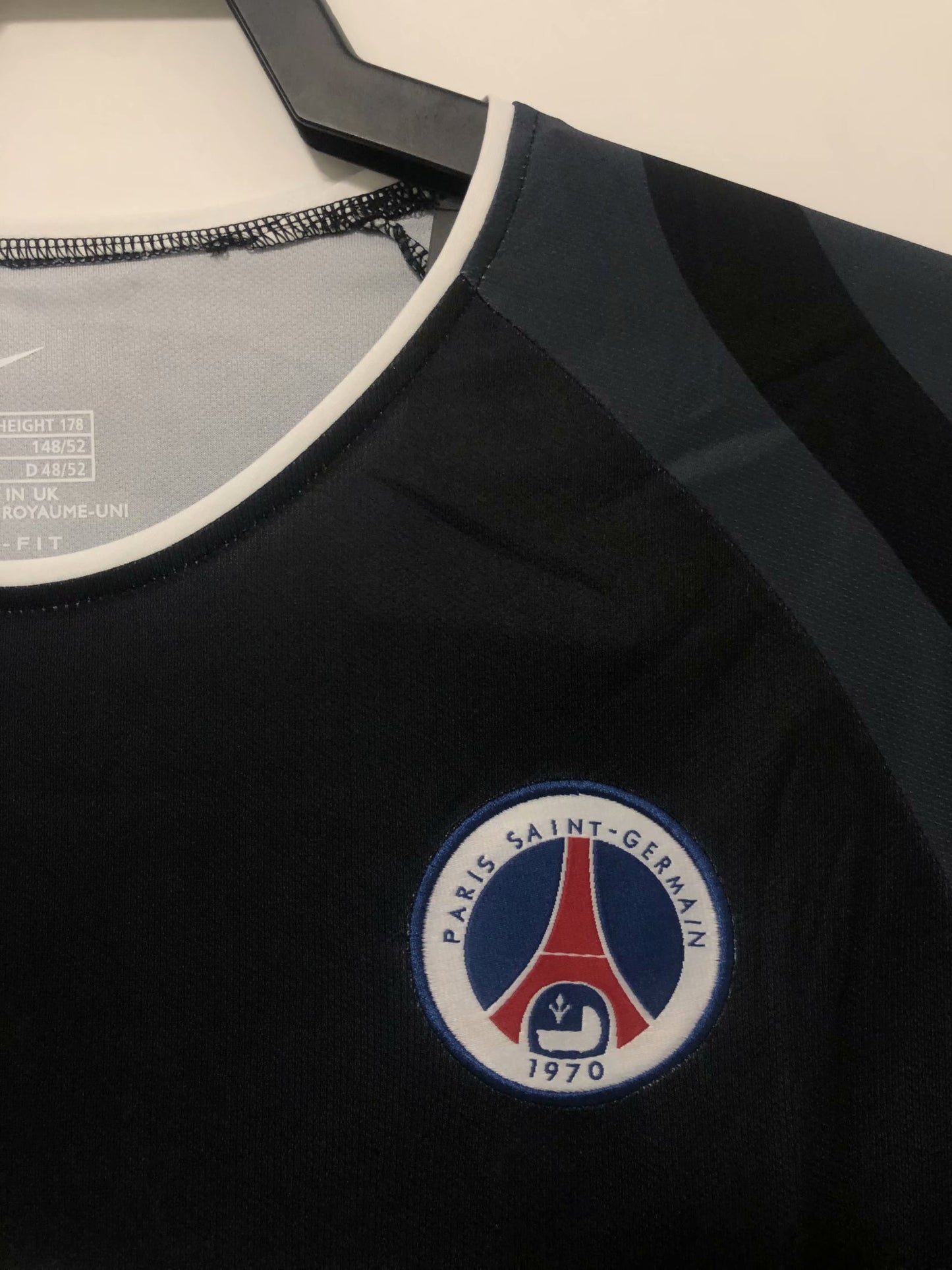 Retro PSG Paris 2000 Away Football Jersey